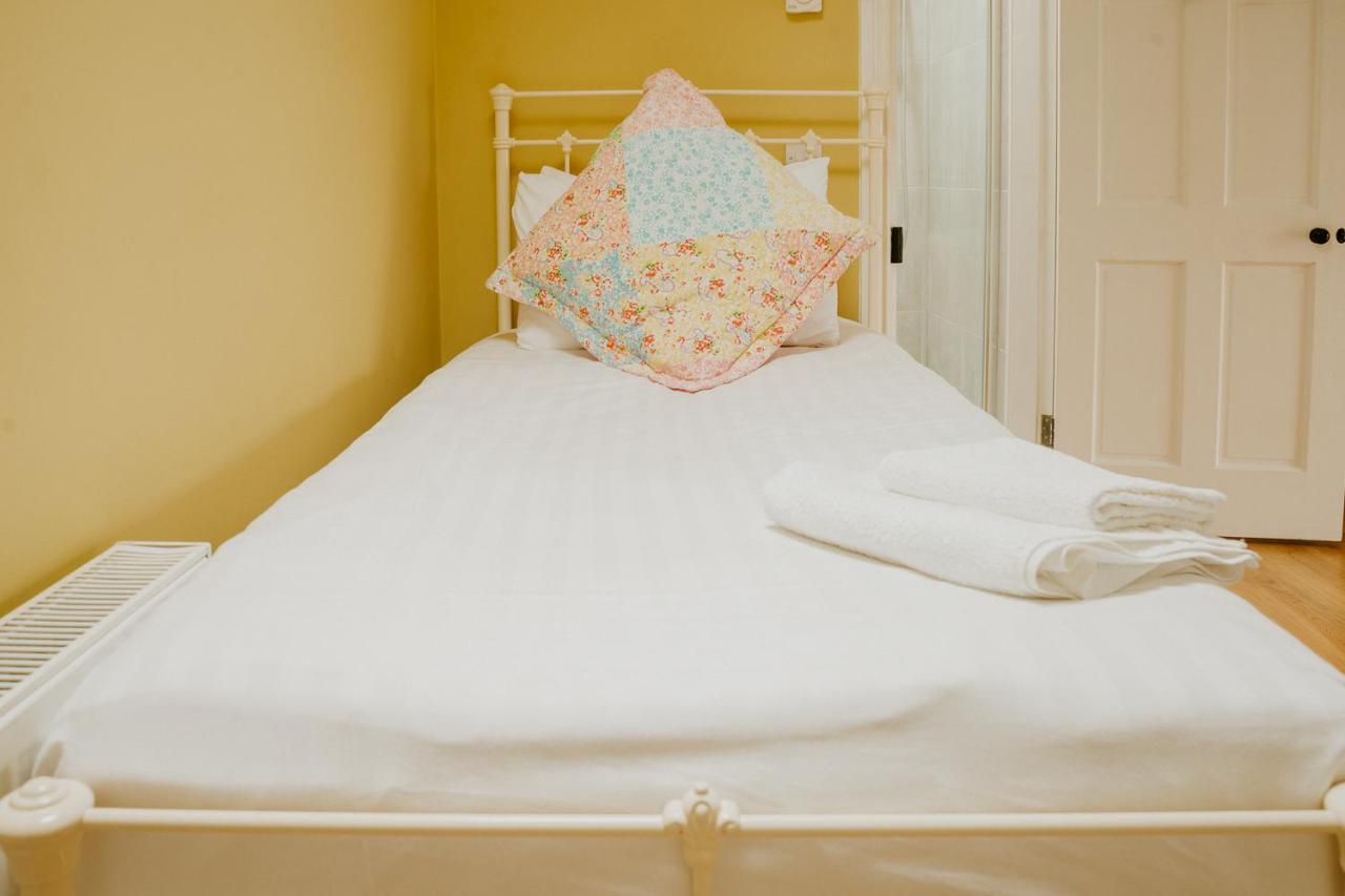 לינה וארוחת בוקר Abbeyshrule Abbeyview House מראה חיצוני תמונה